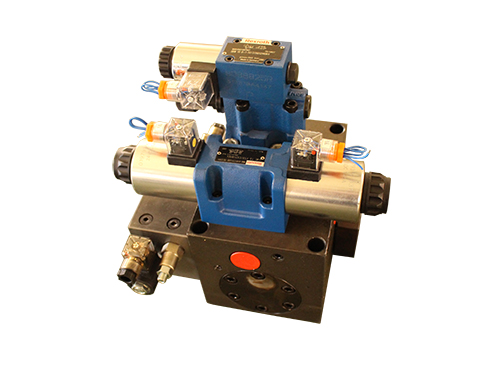 折彎機閥組  100T-C.JPG